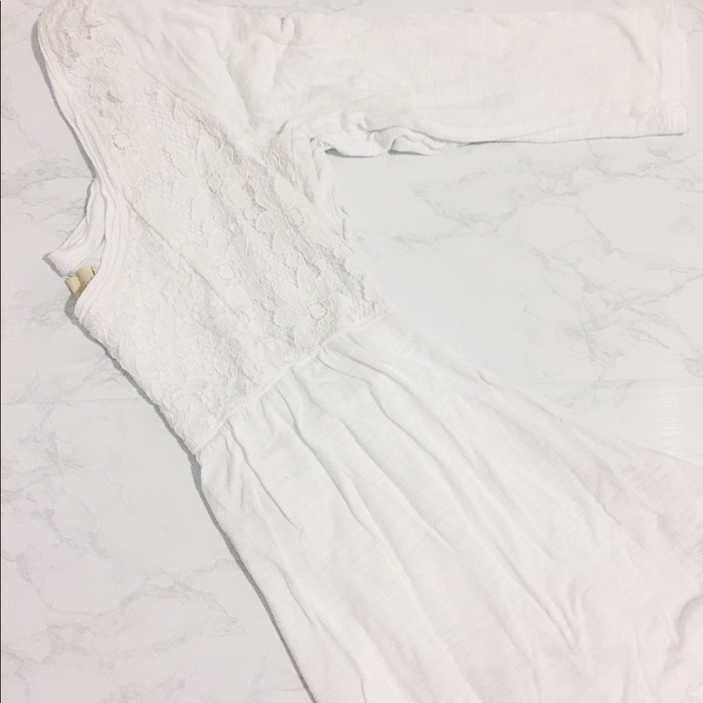 Hollister Long Sleeve Laced White Top. - Picture 2 of 4